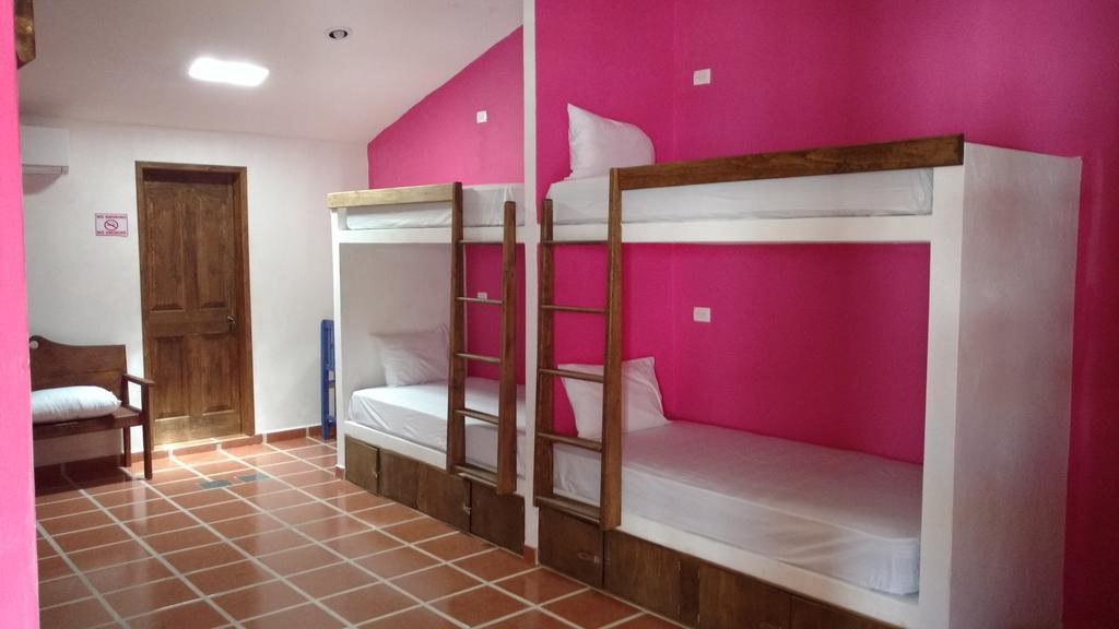 Mexicasa Cancun Hostel Канкун Екстер'єр фото