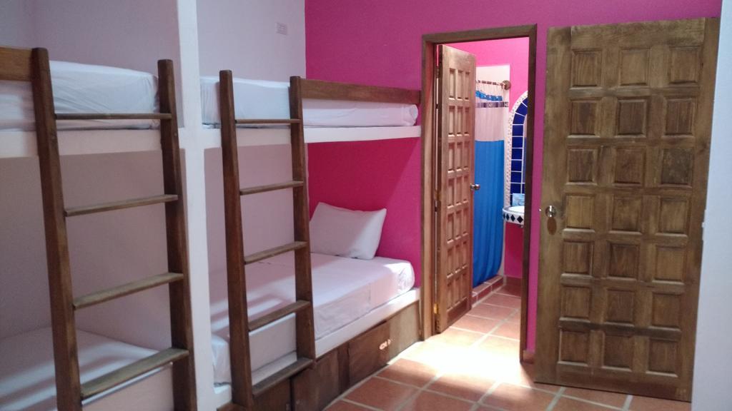 Mexicasa Cancun Hostel Канкун Екстер'єр фото